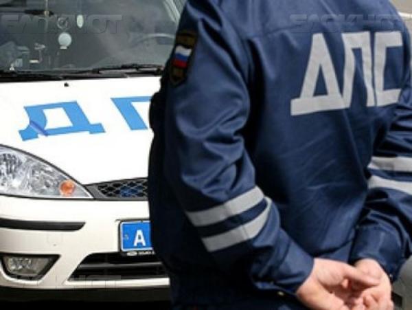 В Нальчике полицейские наказали автоледи, заехавшую на аллею парка